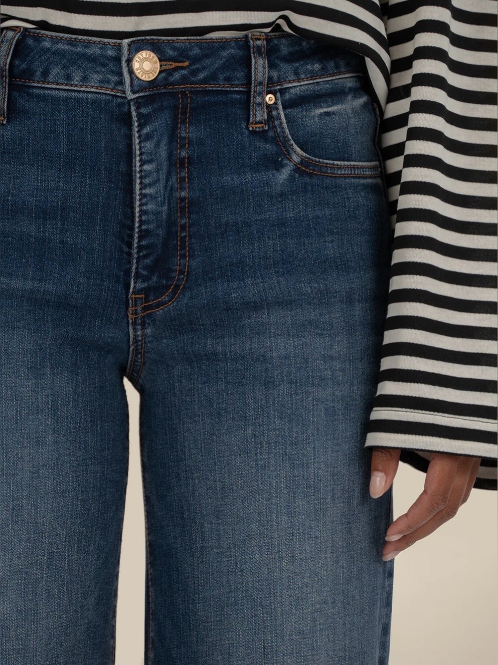 Kut from the Kloth "Meg" Ab Fab High Rise Cuffed/Rolled Hem Jeans SZ 10 - Picture 4 of 5
